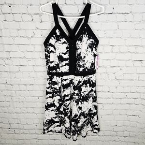 SOYBU | Amble V-neck criss-cross back stretch athletic summer dress